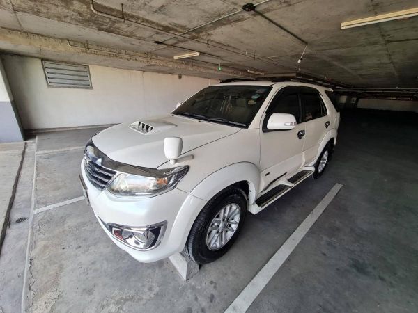 2013 Toyota Fortuner 3.0 V SUV รถบ้านมือเดียว